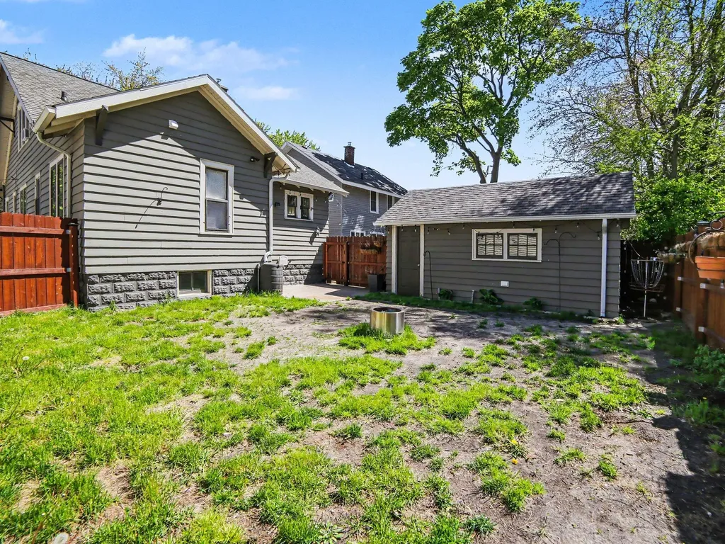921 Ireland Avenue Muskegon City MI 49441