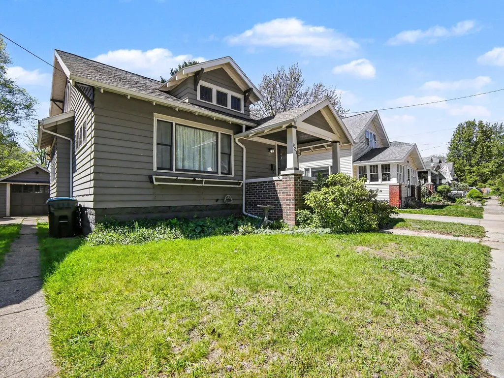 921 Ireland Avenue Muskegon City MI 49441