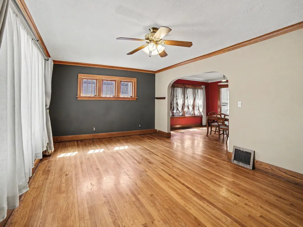 921 Ireland Avenue Muskegon City MI 49441