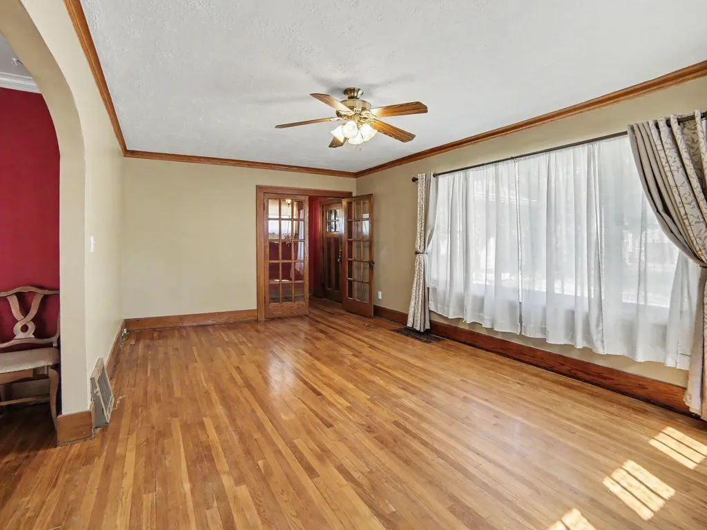 921 Ireland Avenue Muskegon City MI 49441