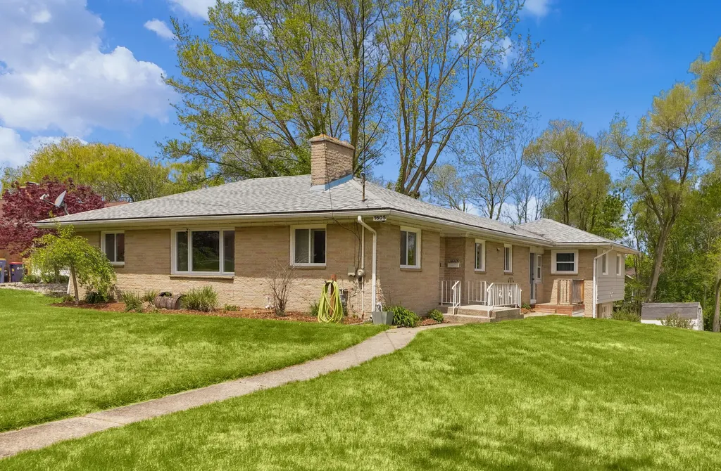 1605 Bridge Street NW Grand Rapids City MI 49504