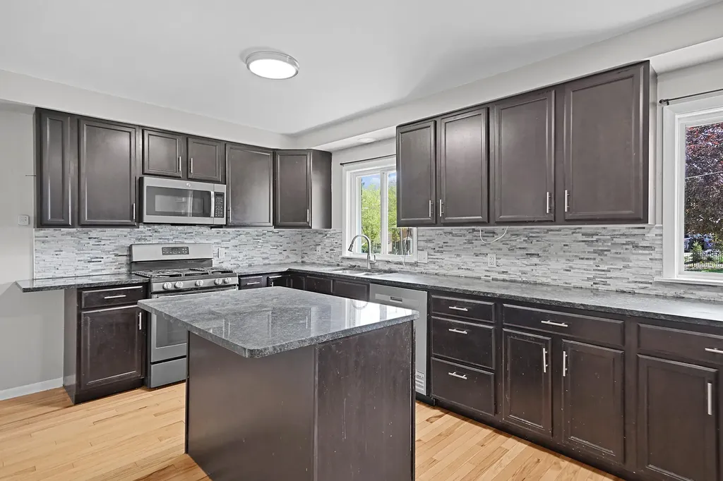 1605 Bridge Street NW Grand Rapids City MI 49504