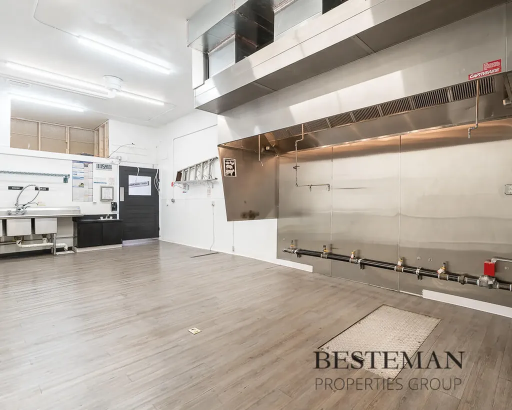 557 W Western Avenue Muskegon City MI 49440