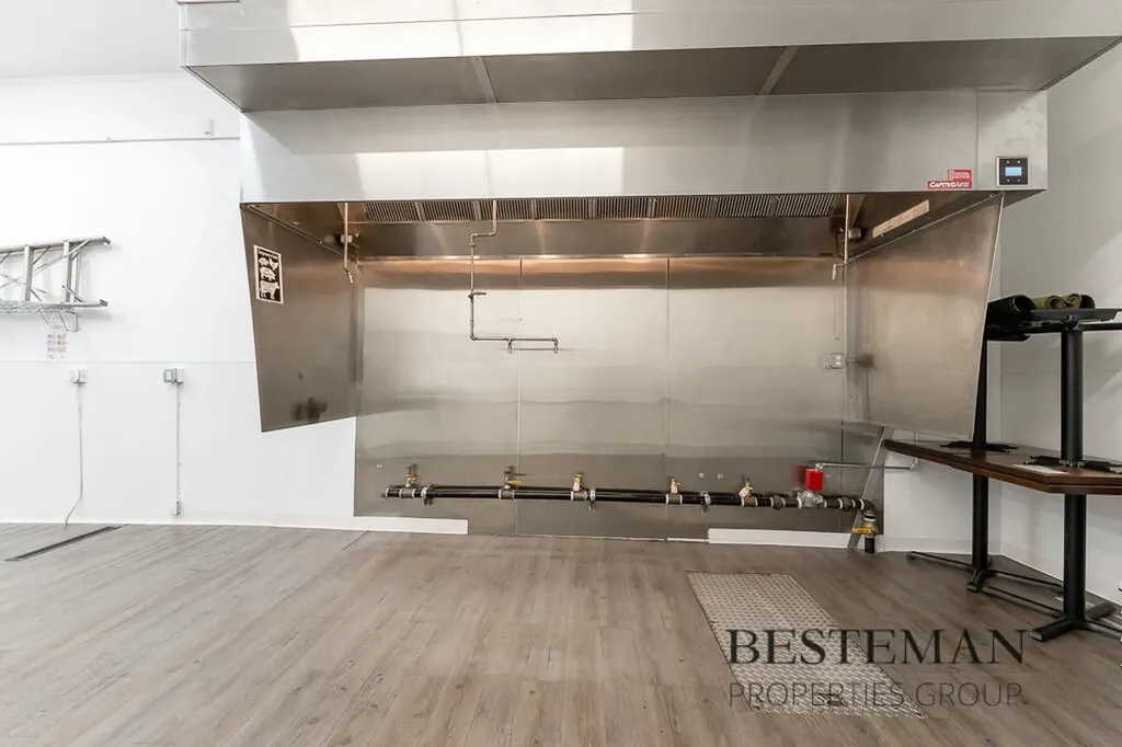 557 W Western Avenue Muskegon City MI 49440