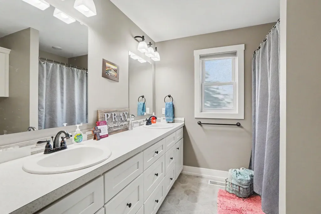 6587 Alward Drive Georgetown Charter Township MI 49426