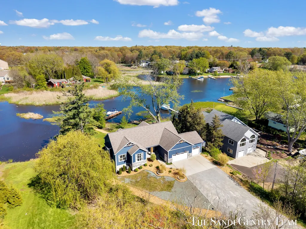 17940 Cove Street Ferrysburg City MI 49456