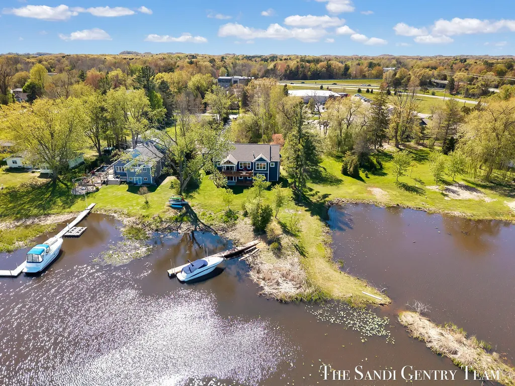 17940 Cove Street Ferrysburg City MI 49456