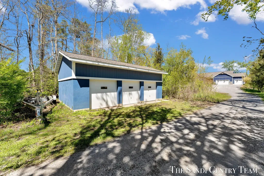 17940 Cove Street Ferrysburg City MI 49456