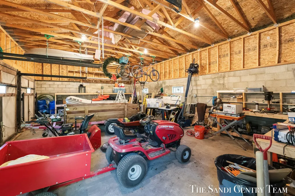17940 Cove Street Ferrysburg City MI 49456