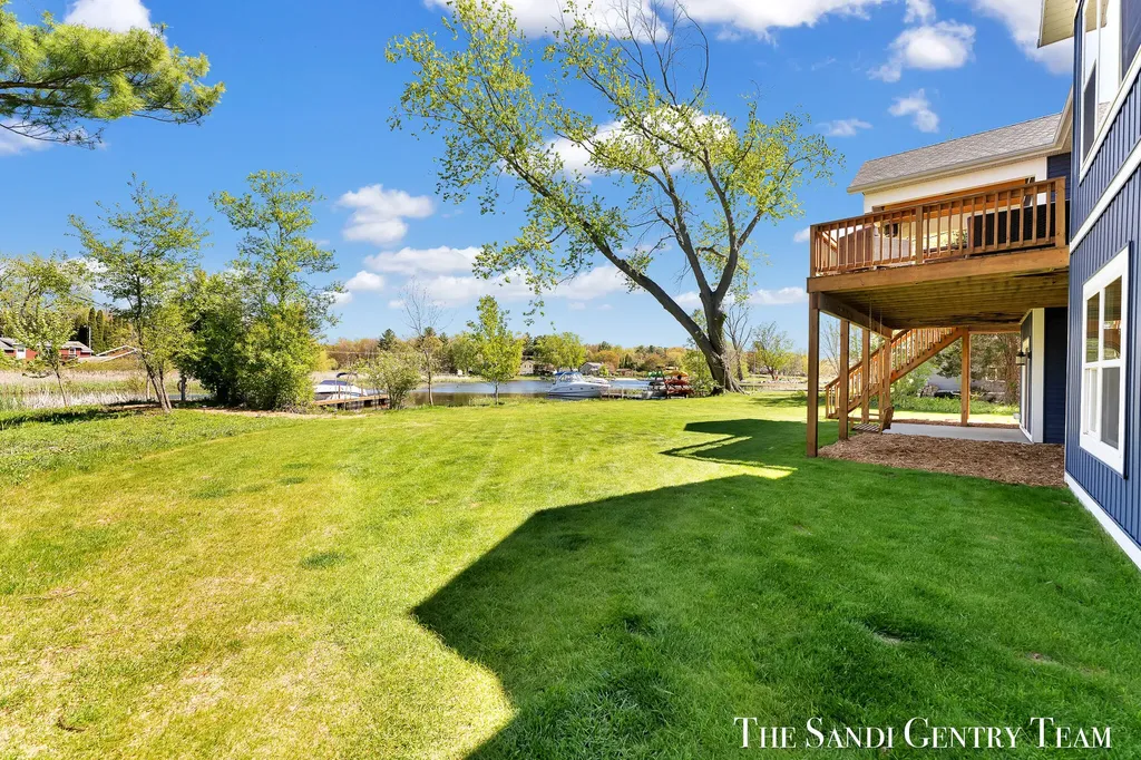 17940 Cove Street Ferrysburg City MI 49456