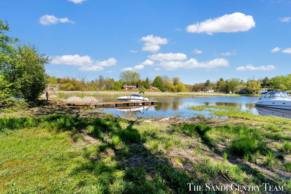 17940 Cove Street Ferrysburg City MI 49456