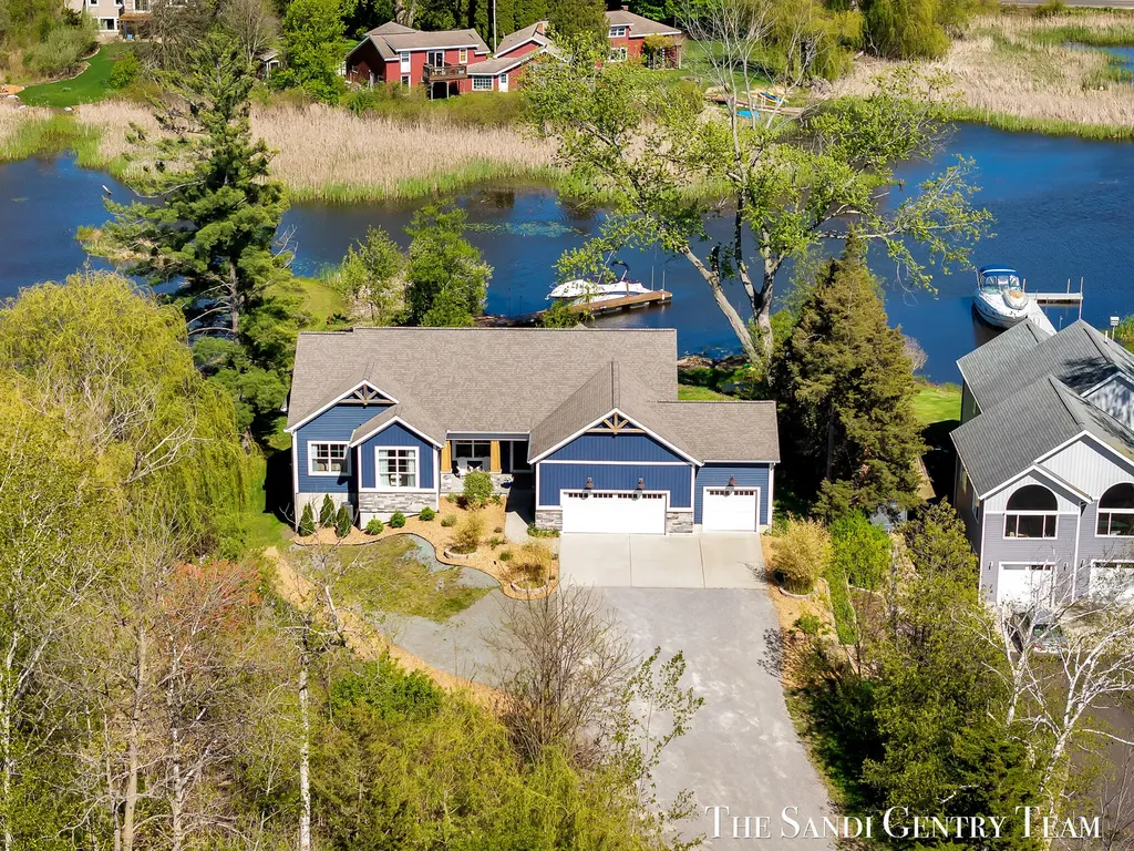 17940 Cove Street Ferrysburg City MI 49456
