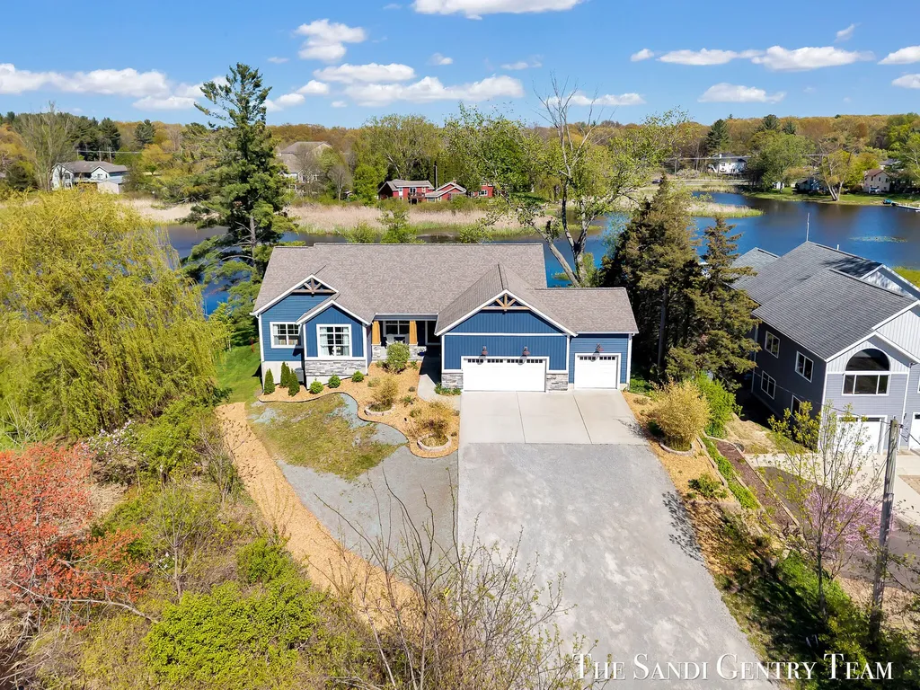 17940 Cove Street Ferrysburg City MI 49456