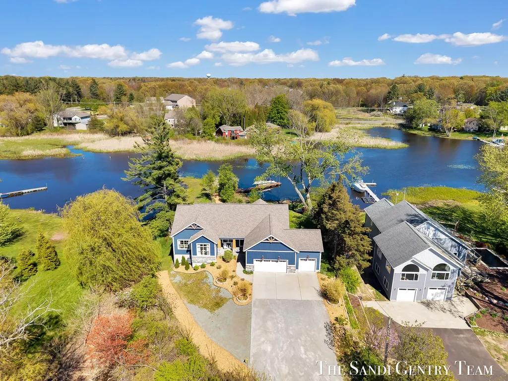 17940 Cove Street Ferrysburg City MI 49456