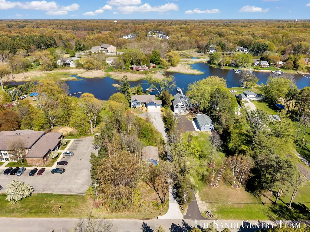 17940 Cove Street Ferrysburg City MI 49456