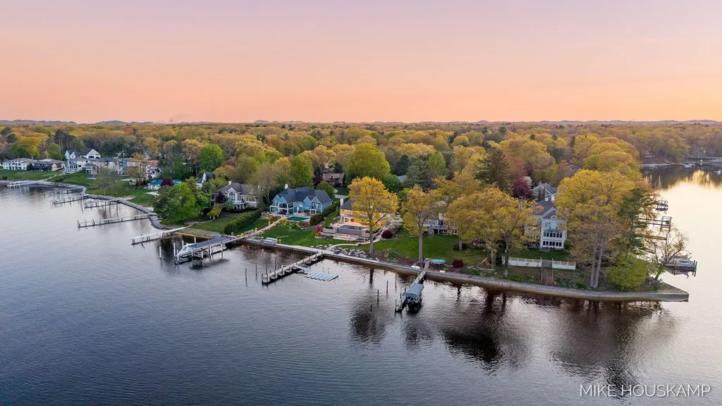 15945 Orchard Point Drive Spring Lake Township MI 49456