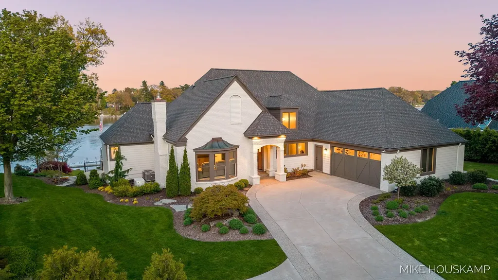 15945 Orchard Point Drive Spring Lake Township MI 49456