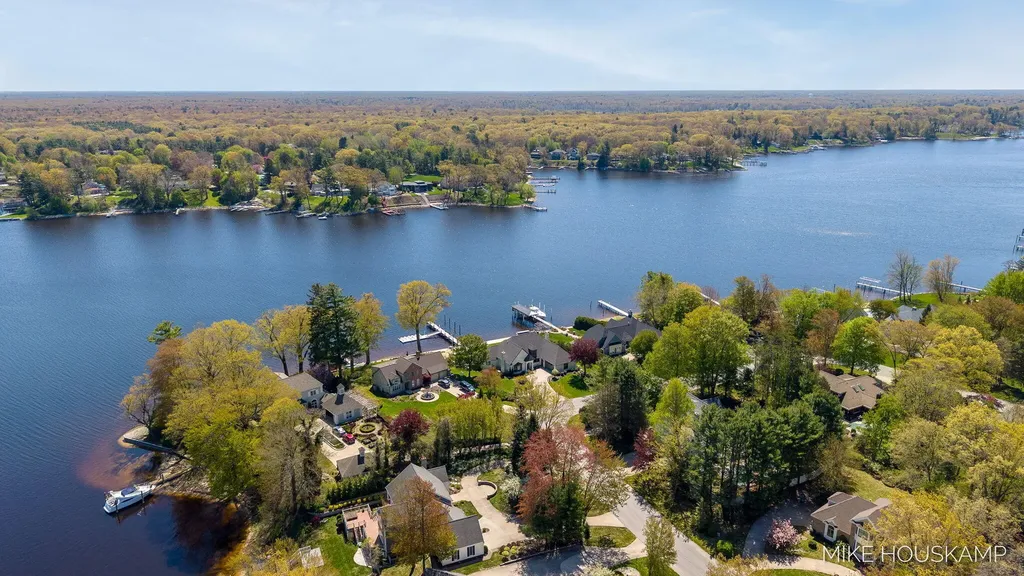 15945 Orchard Point Drive Spring Lake Township MI 49456