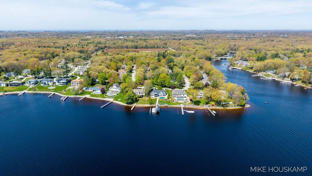 15945 Orchard Point Drive Spring Lake Township MI 49456