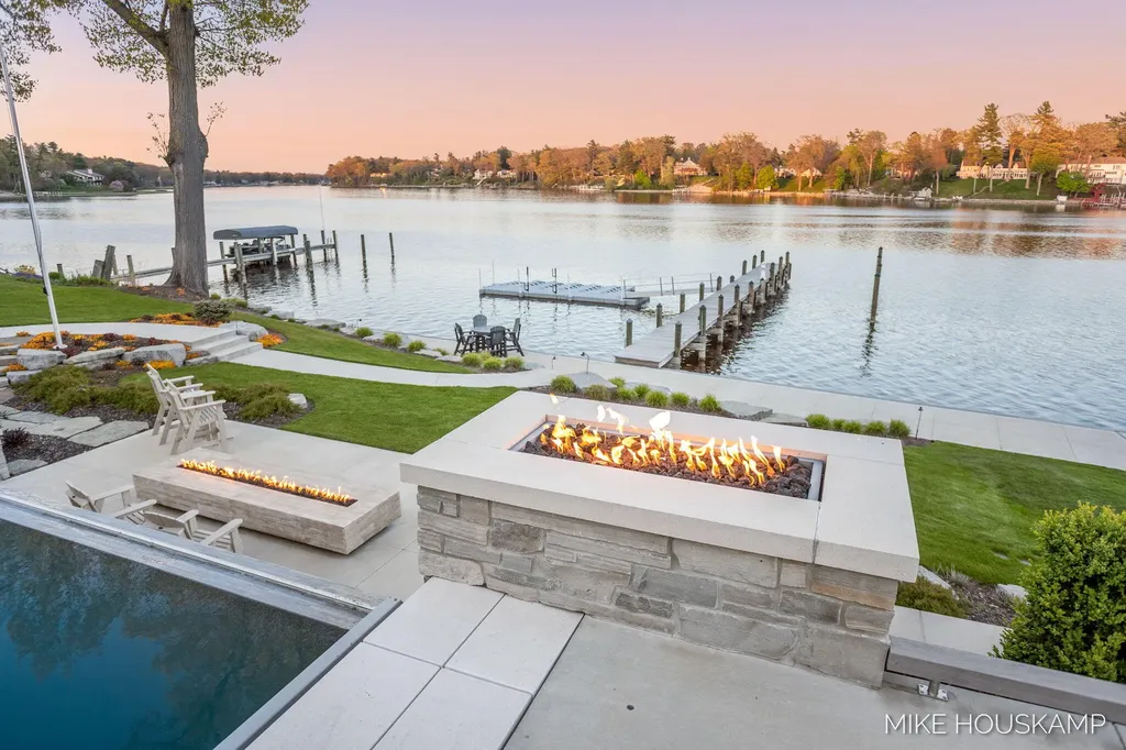 15945 Orchard Point Drive Spring Lake Township MI 49456