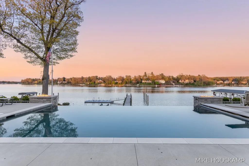 15945 Orchard Point Drive Spring Lake Township MI 49456