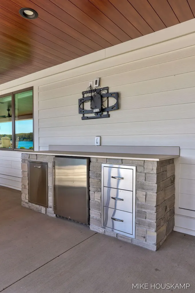 15945 Orchard Point Drive Spring Lake Township MI 49456