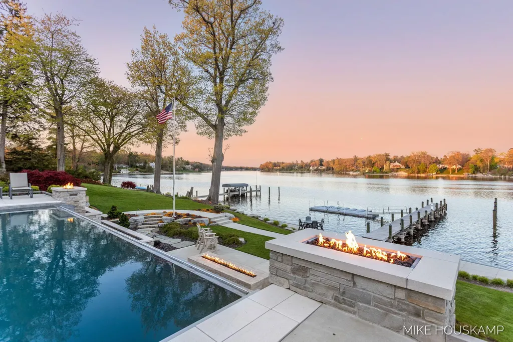 15945 Orchard Point Drive Spring Lake Township MI 49456
