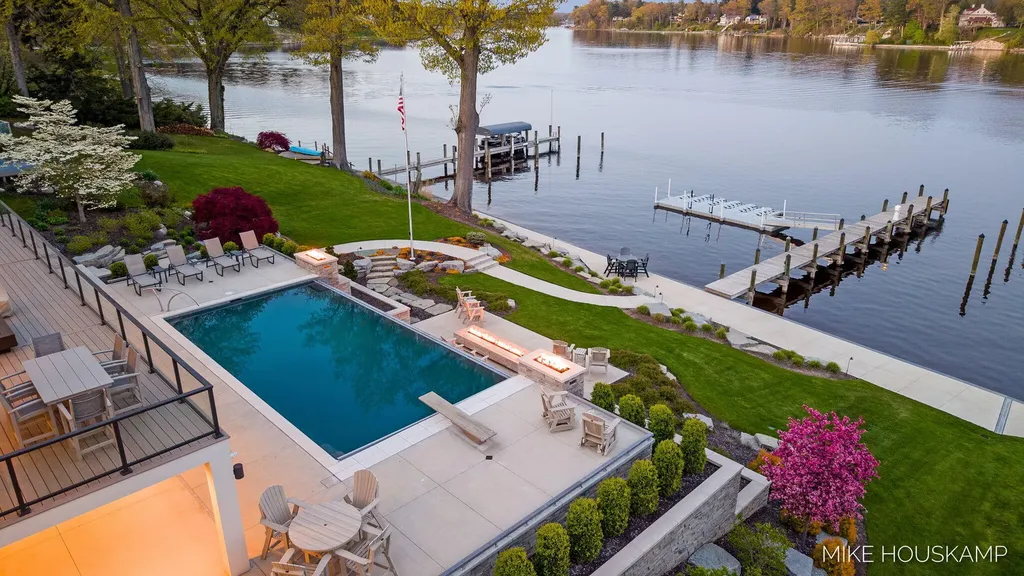 15945 Orchard Point Drive Spring Lake Township MI 49456