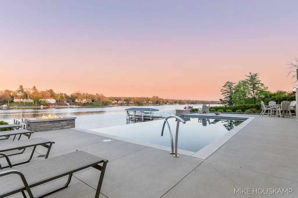 15945 Orchard Point Drive Spring Lake Township MI 49456