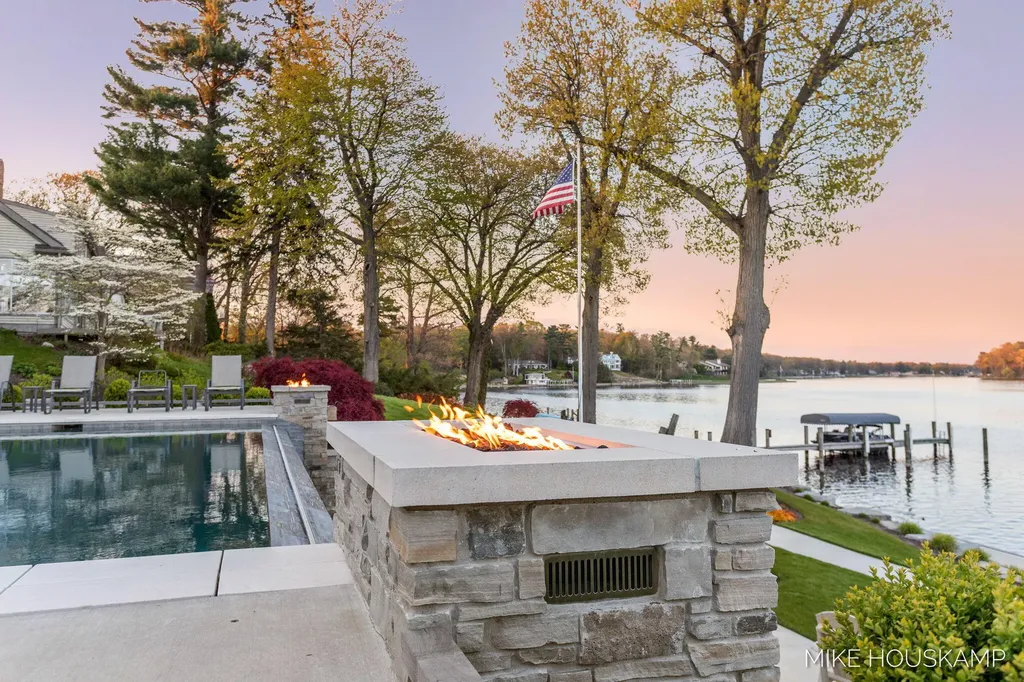 15945 Orchard Point Drive Spring Lake Township MI 49456