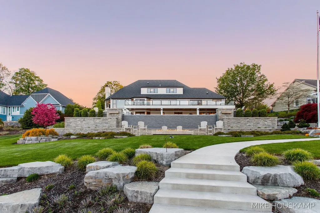 15945 Orchard Point Drive Spring Lake Township MI 49456