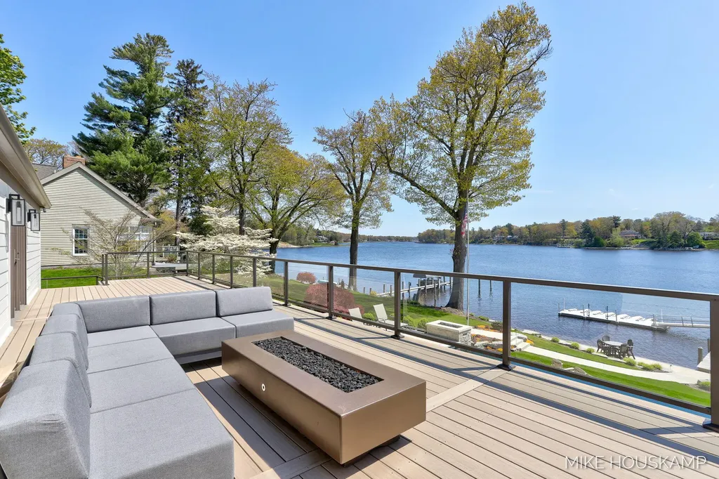 15945 Orchard Point Drive Spring Lake Township MI 49456