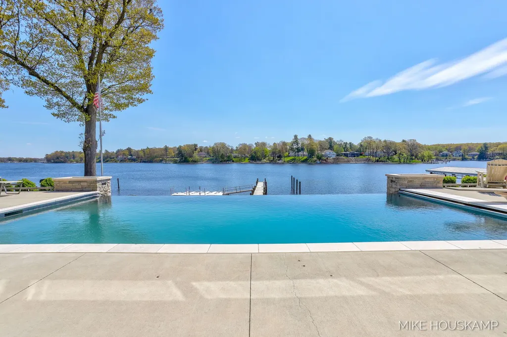 15945 Orchard Point Drive Spring Lake Township MI 49456
