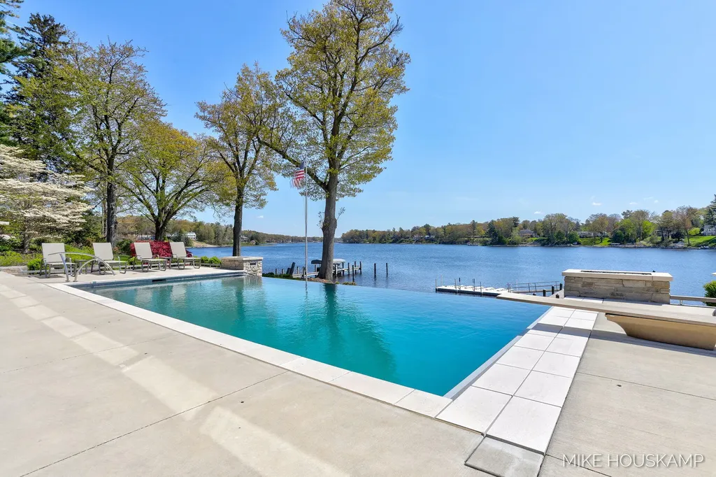15945 Orchard Point Drive Spring Lake Township MI 49456