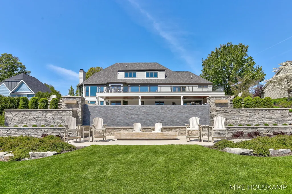 15945 Orchard Point Drive Spring Lake Township MI 49456