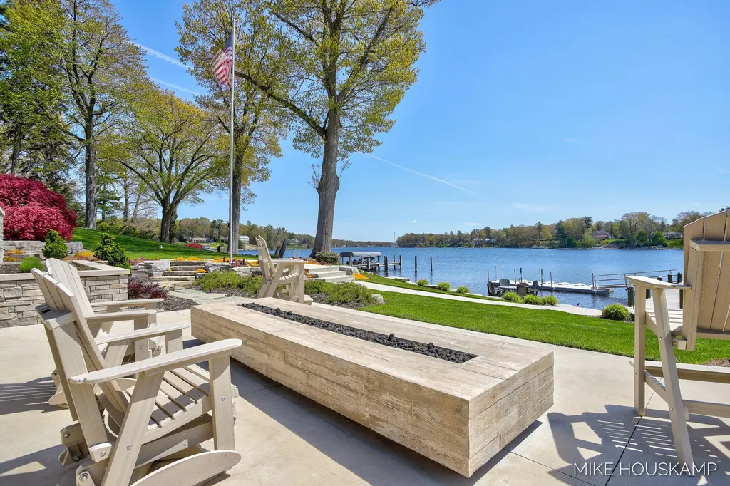 15945 Orchard Point Drive Spring Lake Township MI 49456