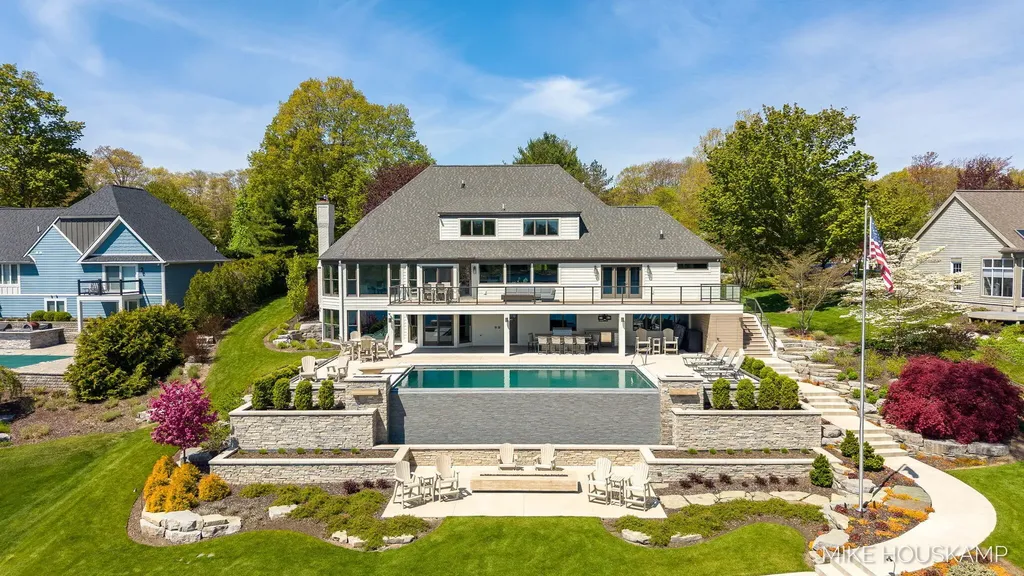 15945 Orchard Point Drive Spring Lake Township MI 49456