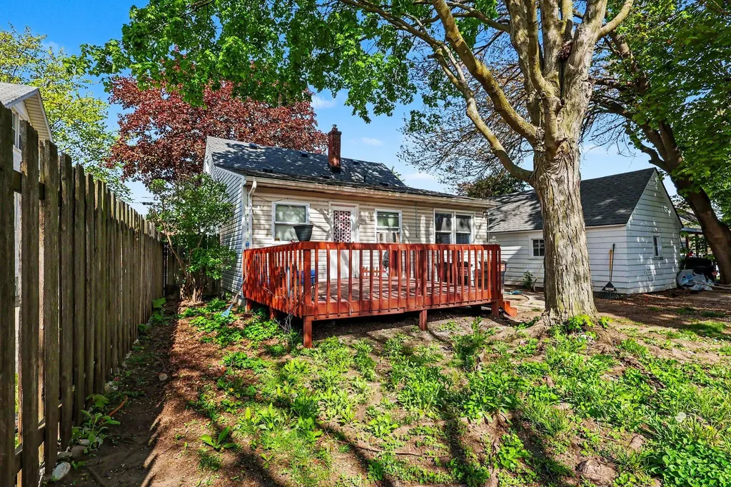 1636 Delwood Avenue SW Wyoming City MI 49509