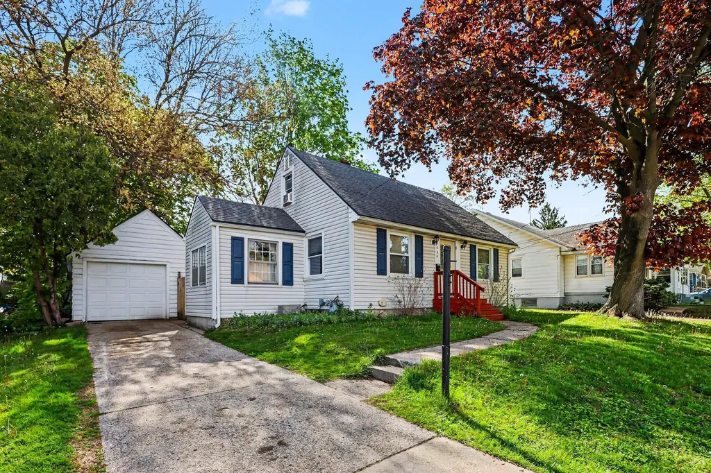 1636 Delwood Avenue SW Wyoming City MI 49509