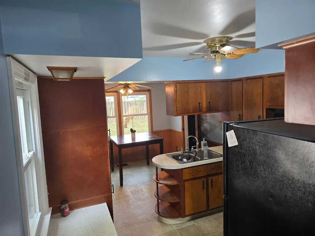 1636 Delwood Avenue SW Wyoming City MI 49509