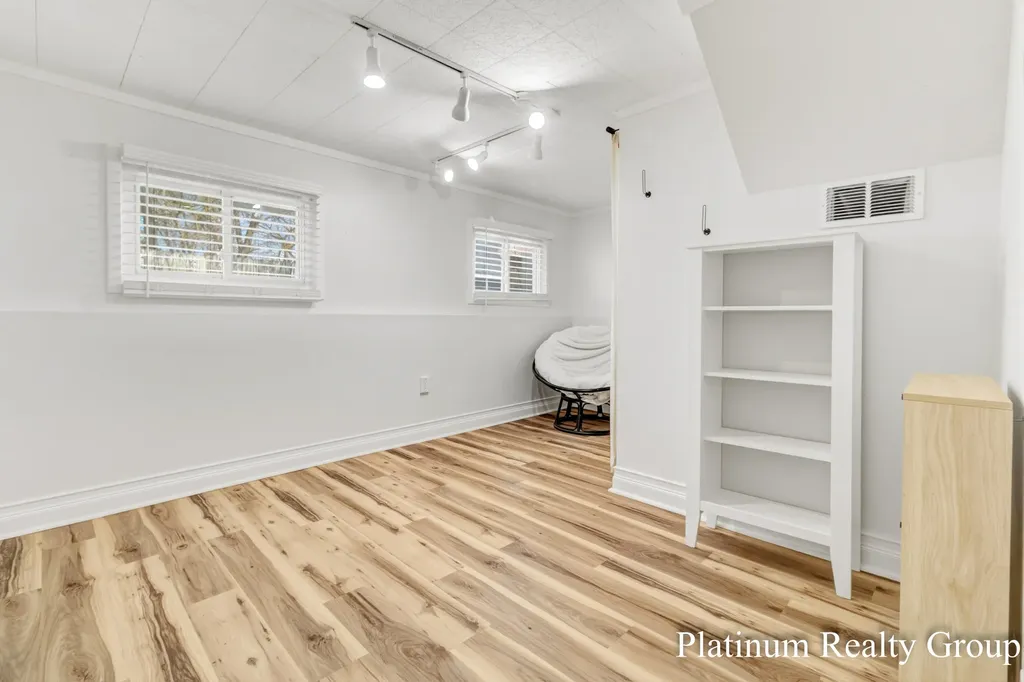 2390 Greenwood Street Muskegon City MI 49441