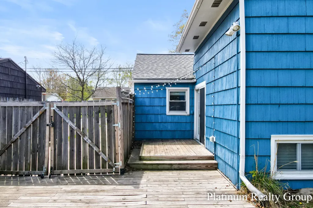2390 Greenwood Street Muskegon City MI 49441