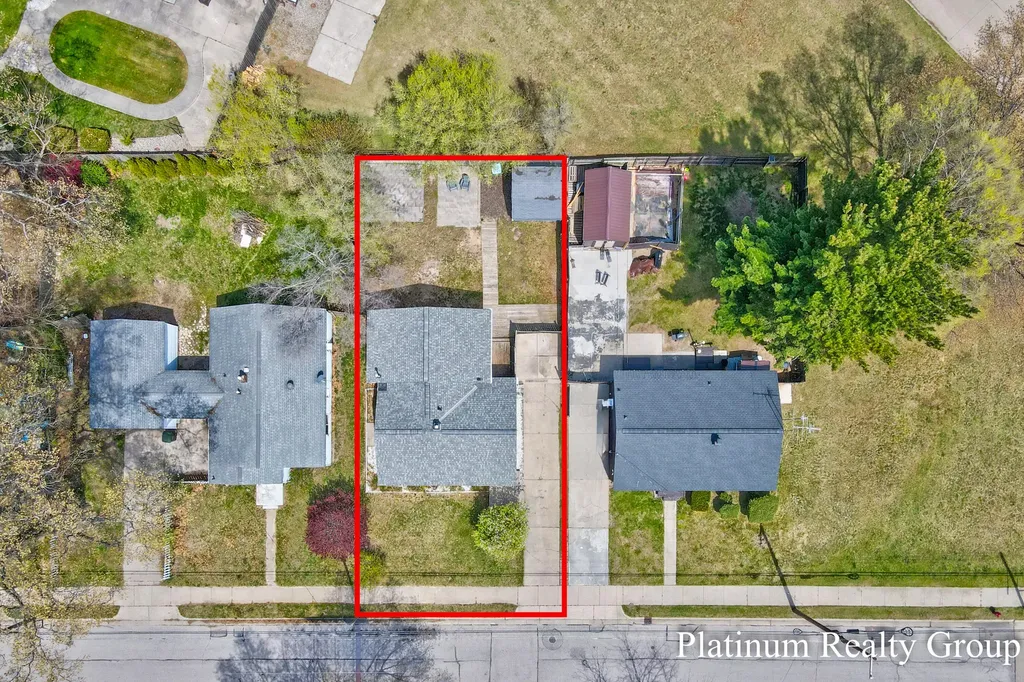 2390 Greenwood Street Muskegon City MI 49441