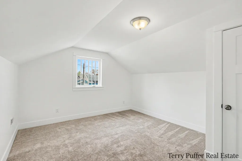 72 E Grand Avenue Muskegon City MI 49442