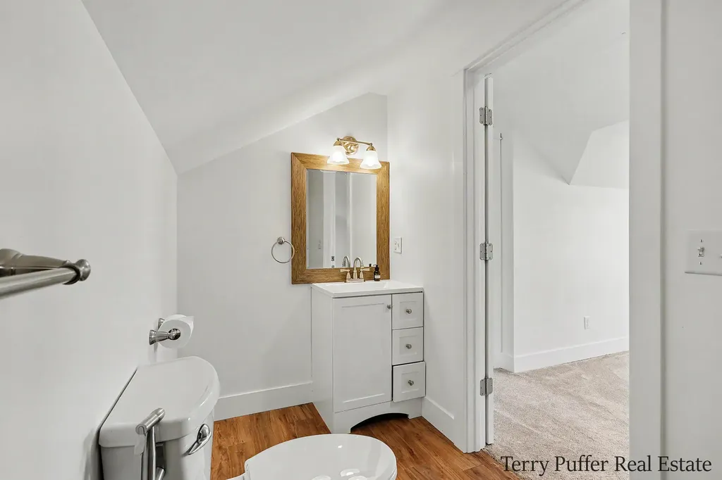 72 E Grand Avenue Muskegon City MI 49442