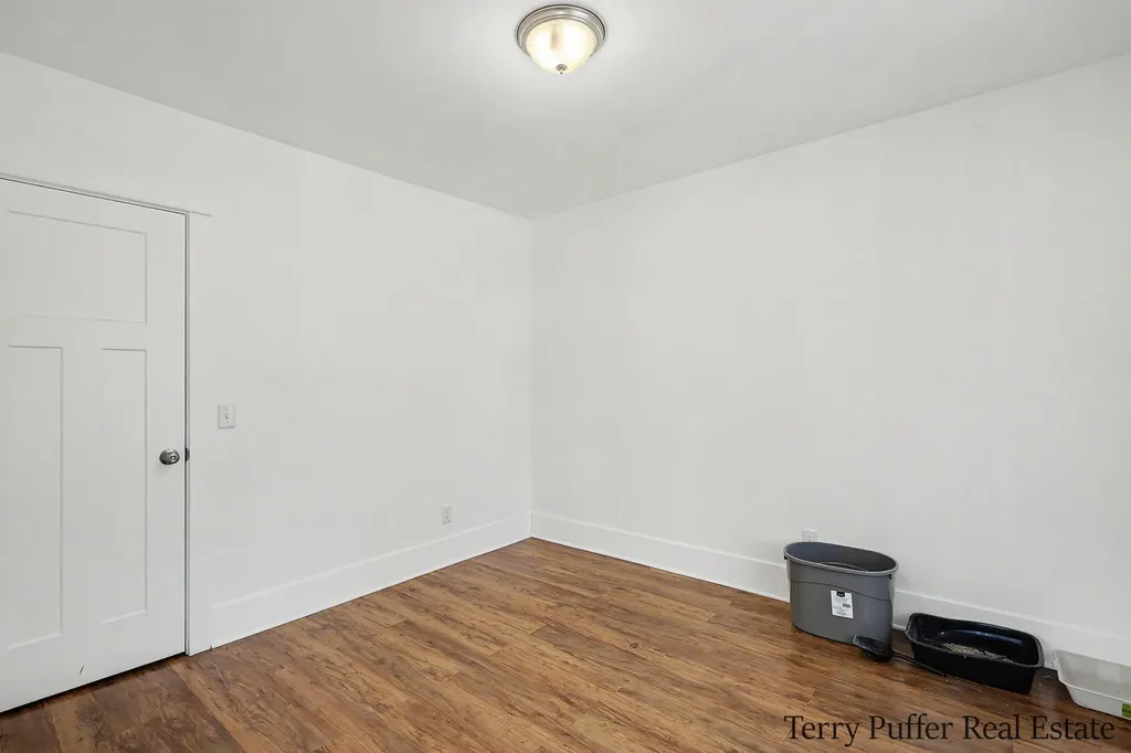 72 E Grand Avenue Muskegon City MI 49442