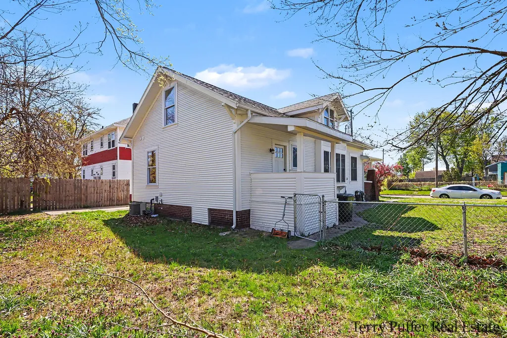 72 E Grand Avenue Muskegon City MI 49442