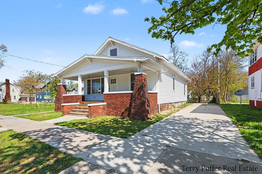 72 E Grand Avenue Muskegon City MI 49442