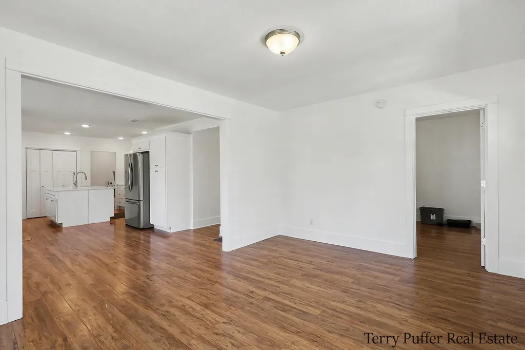 72 E Grand Avenue Muskegon City MI 49442