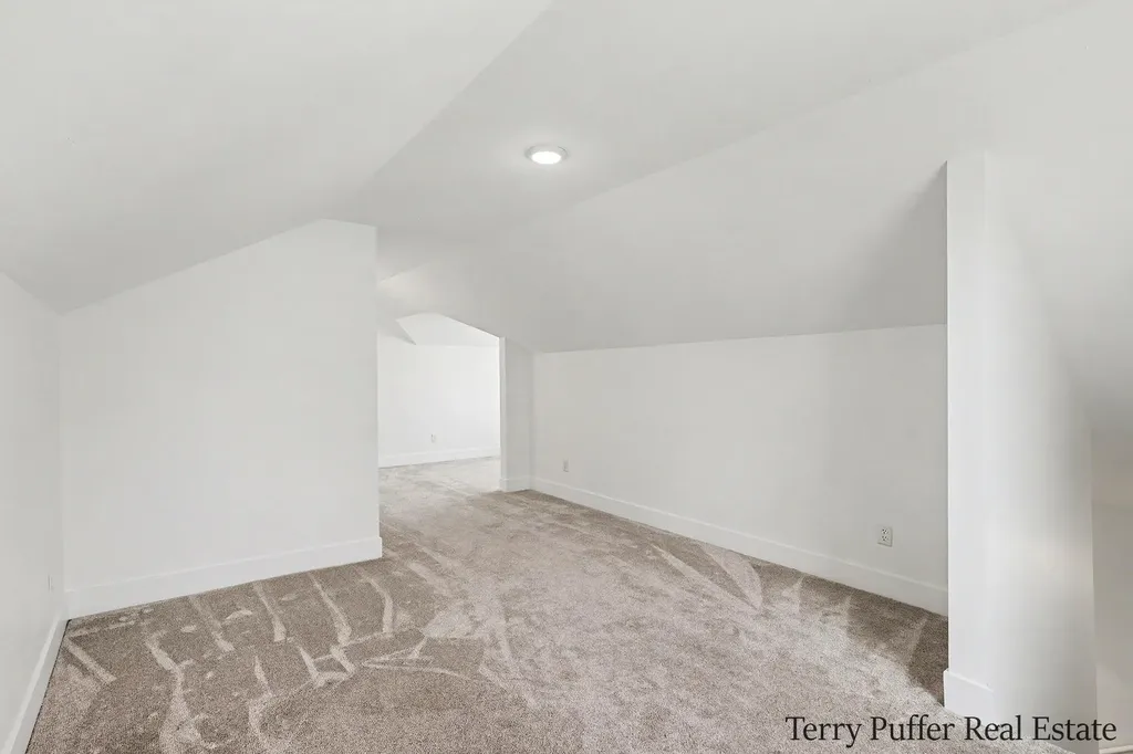 72 E Grand Avenue Muskegon City MI 49442